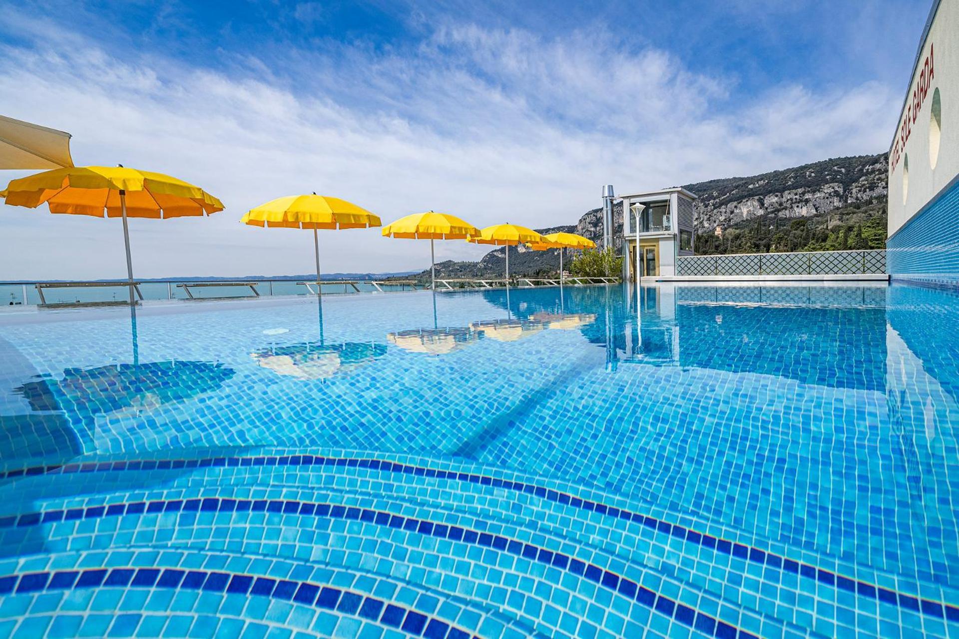 Sky Pool Hotel Sole Garda Garda  Zewnętrze zdjęcie