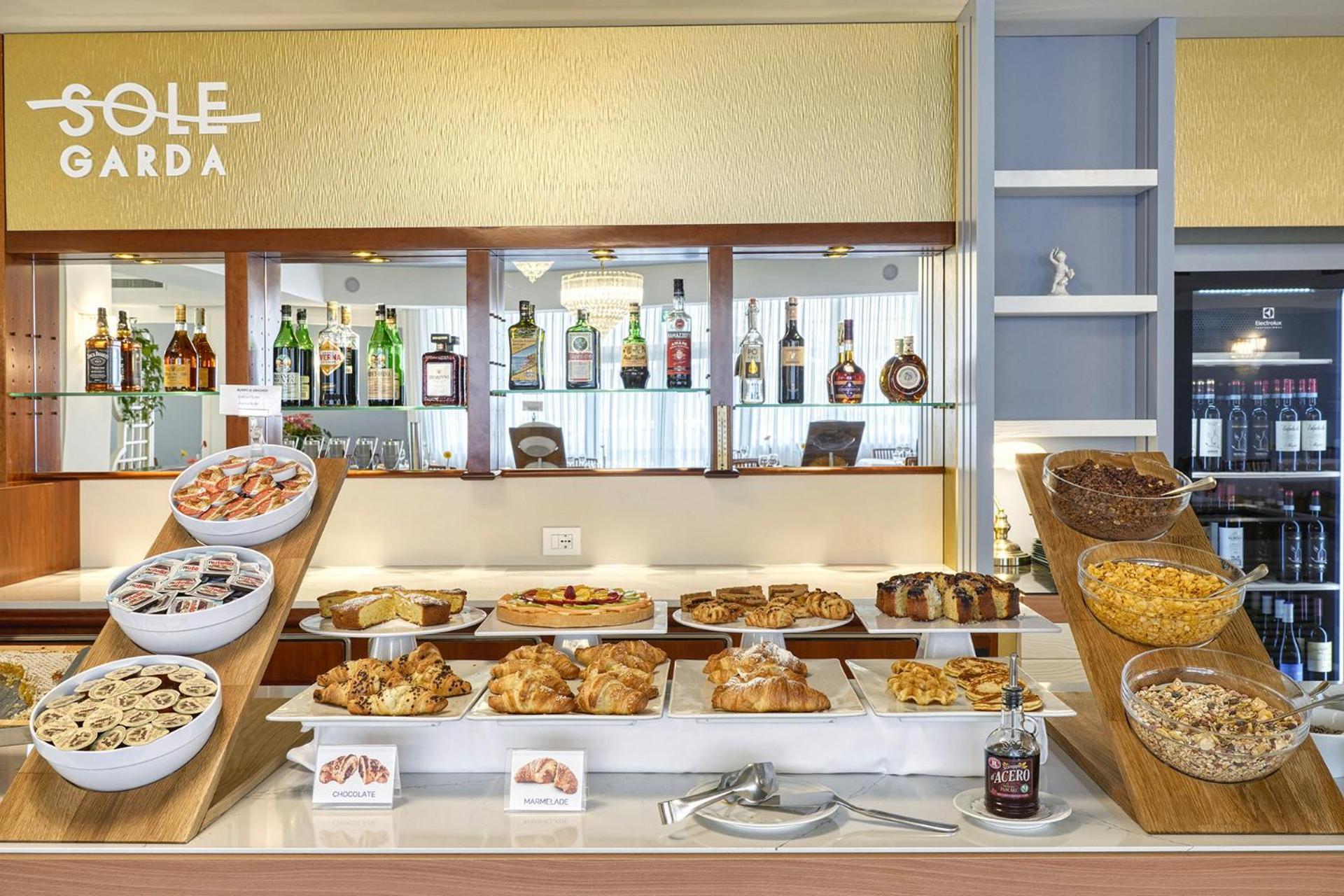 Sky Pool Hotel Sole Garda Garda  Zewnętrze zdjęcie