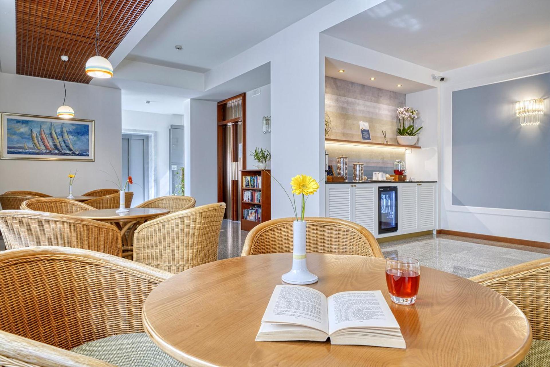 Sky Pool Hotel Sole Garda Garda  Zewnętrze zdjęcie