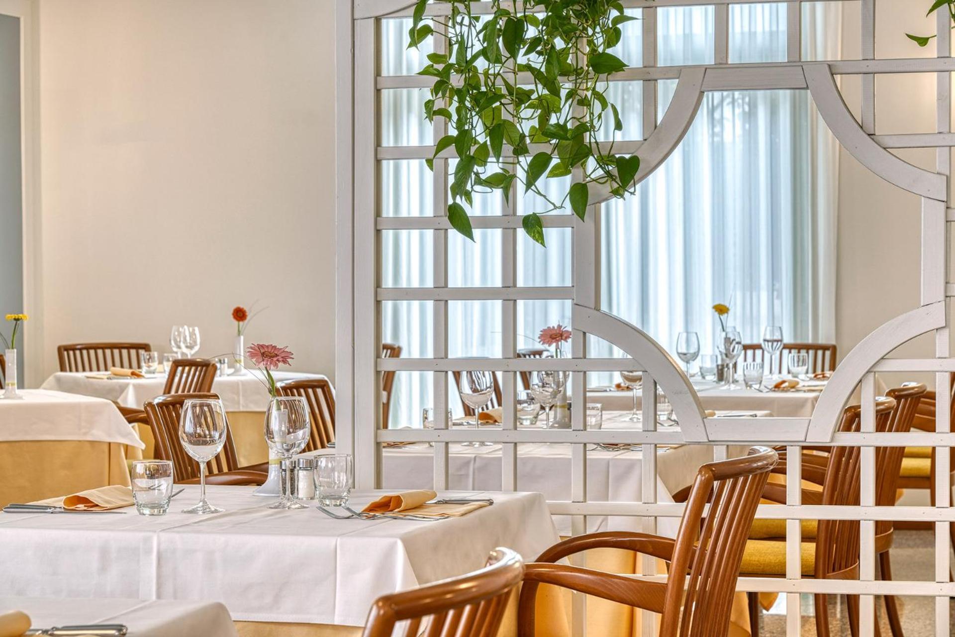 Sky Pool Hotel Sole Garda Garda  Zewnętrze zdjęcie