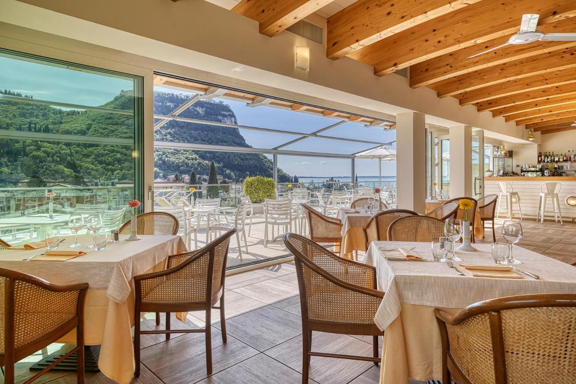 Sky Pool Hotel Sole Garda Garda  Zewnętrze zdjęcie