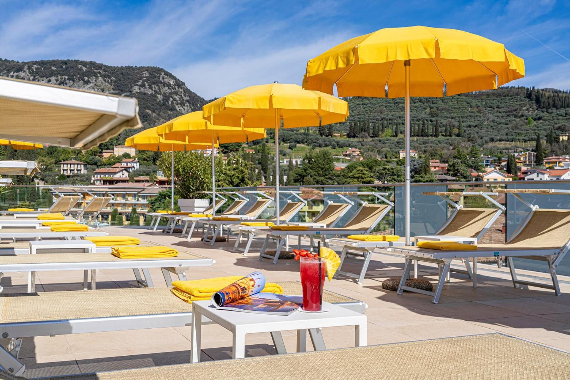 Sky Pool Hotel Sole Garda Garda  Zewnętrze zdjęcie