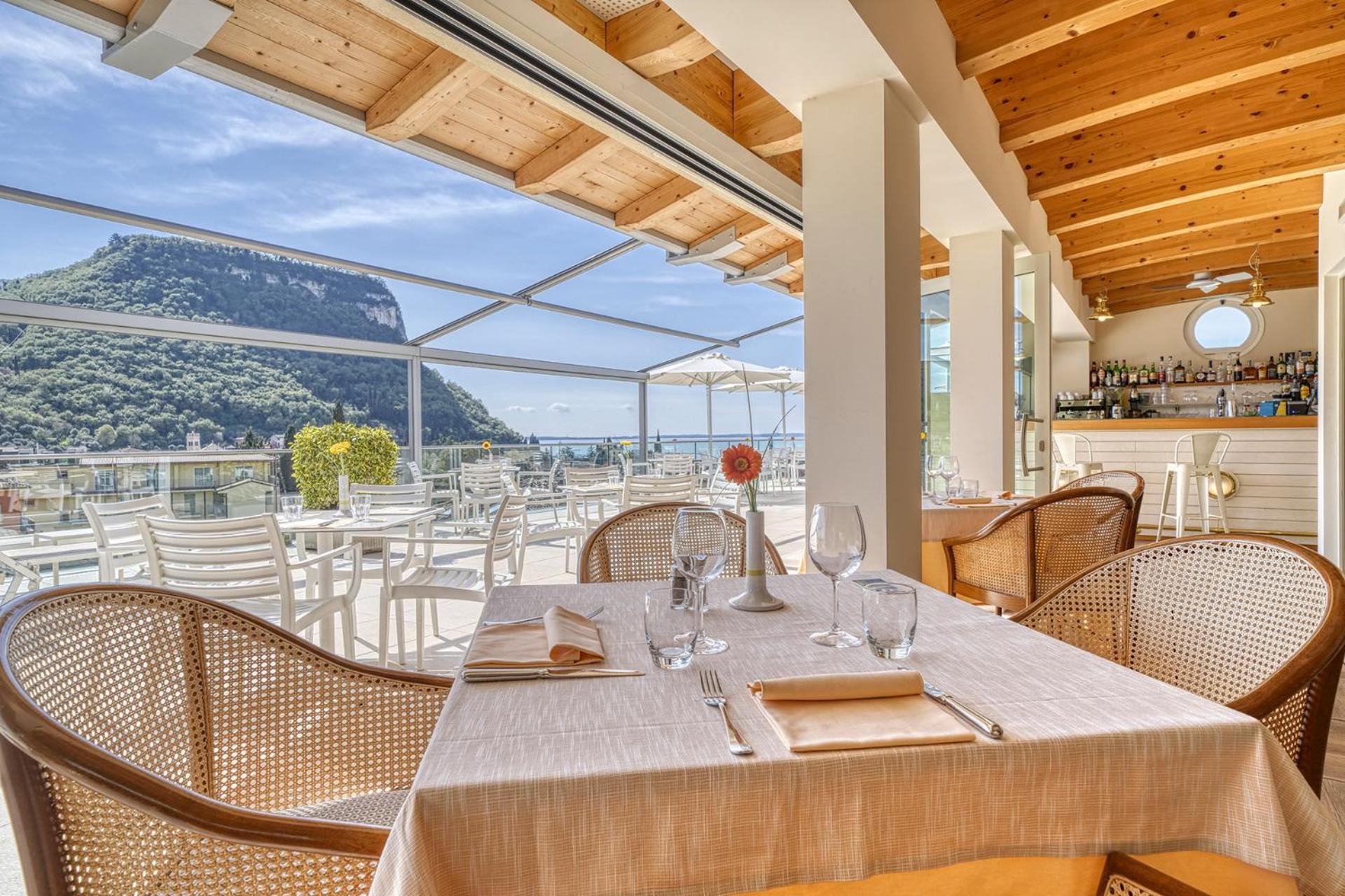 Sky Pool Hotel Sole Garda Garda  Zewnętrze zdjęcie